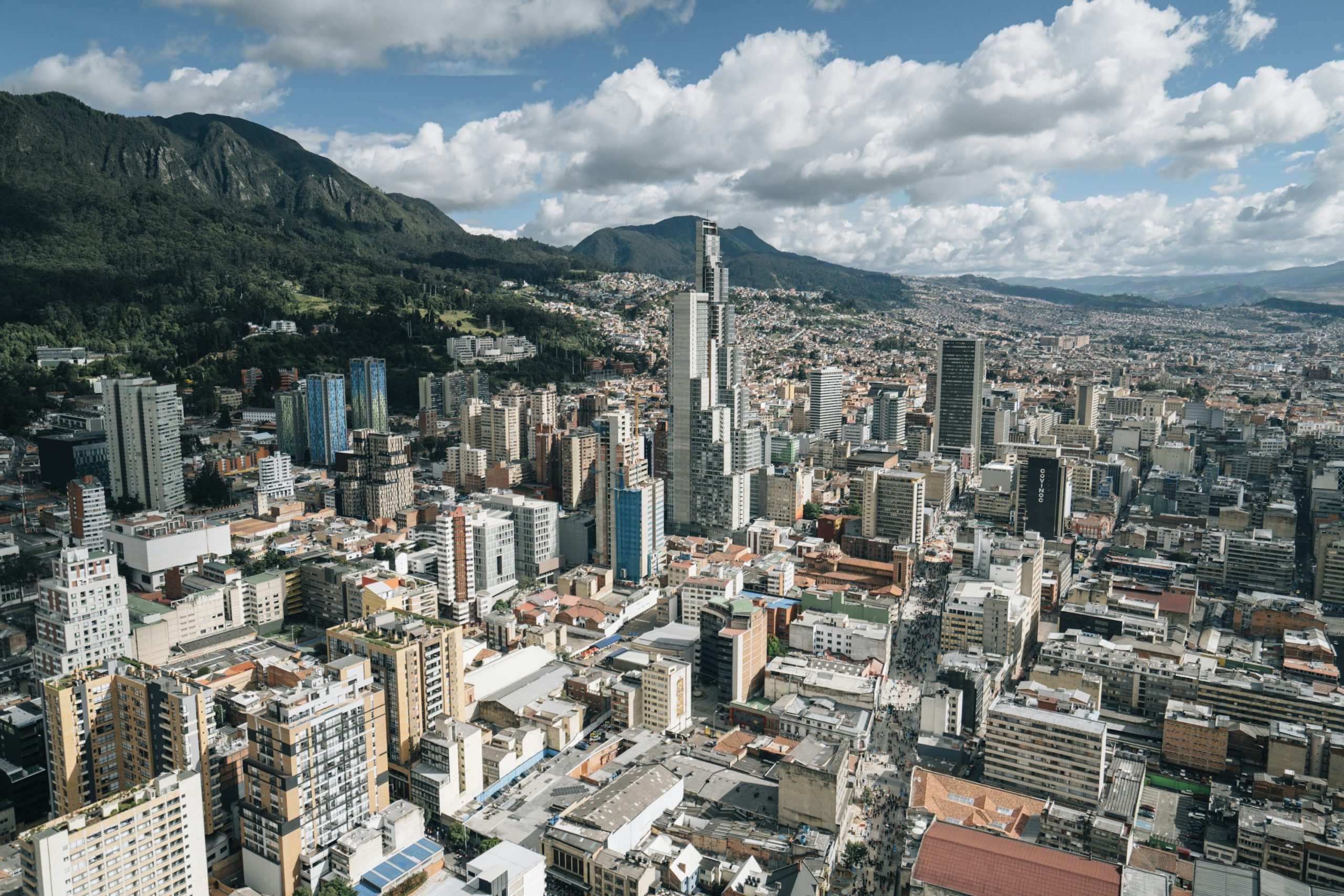 vuelos baratos, Quito Bogotá, Avianca, promociones de vuelos, viajes económicos